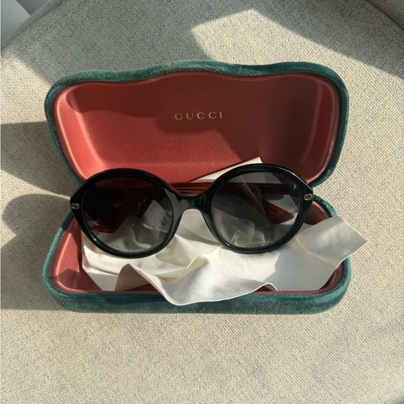 Gucci Black Oval Sunglasses main image 4